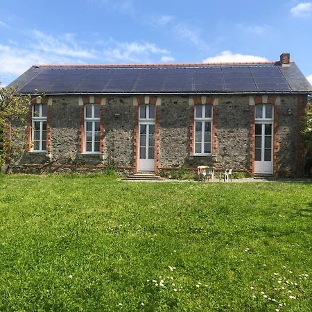 Gite -Belle Maison Dans Une Ancienne Ecole-Tarif Reduit Hors We ! Chanzeaux Exterior photo